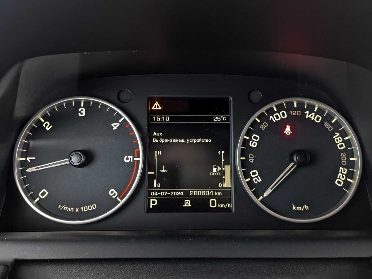 Land Rover Discovery с пробегом — 2014 год. Фото: #11