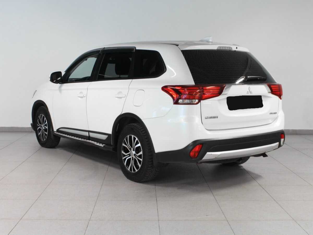Mitsubishi Outlander с пробегом — 2017 год. Фото: #6