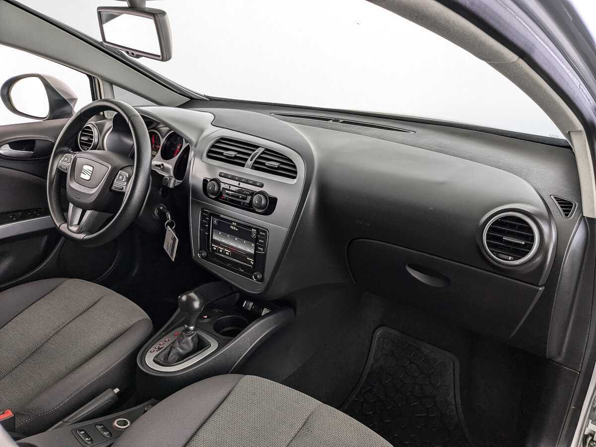 SEAT Leon с пробегом — 2012 год. Фото: #8
