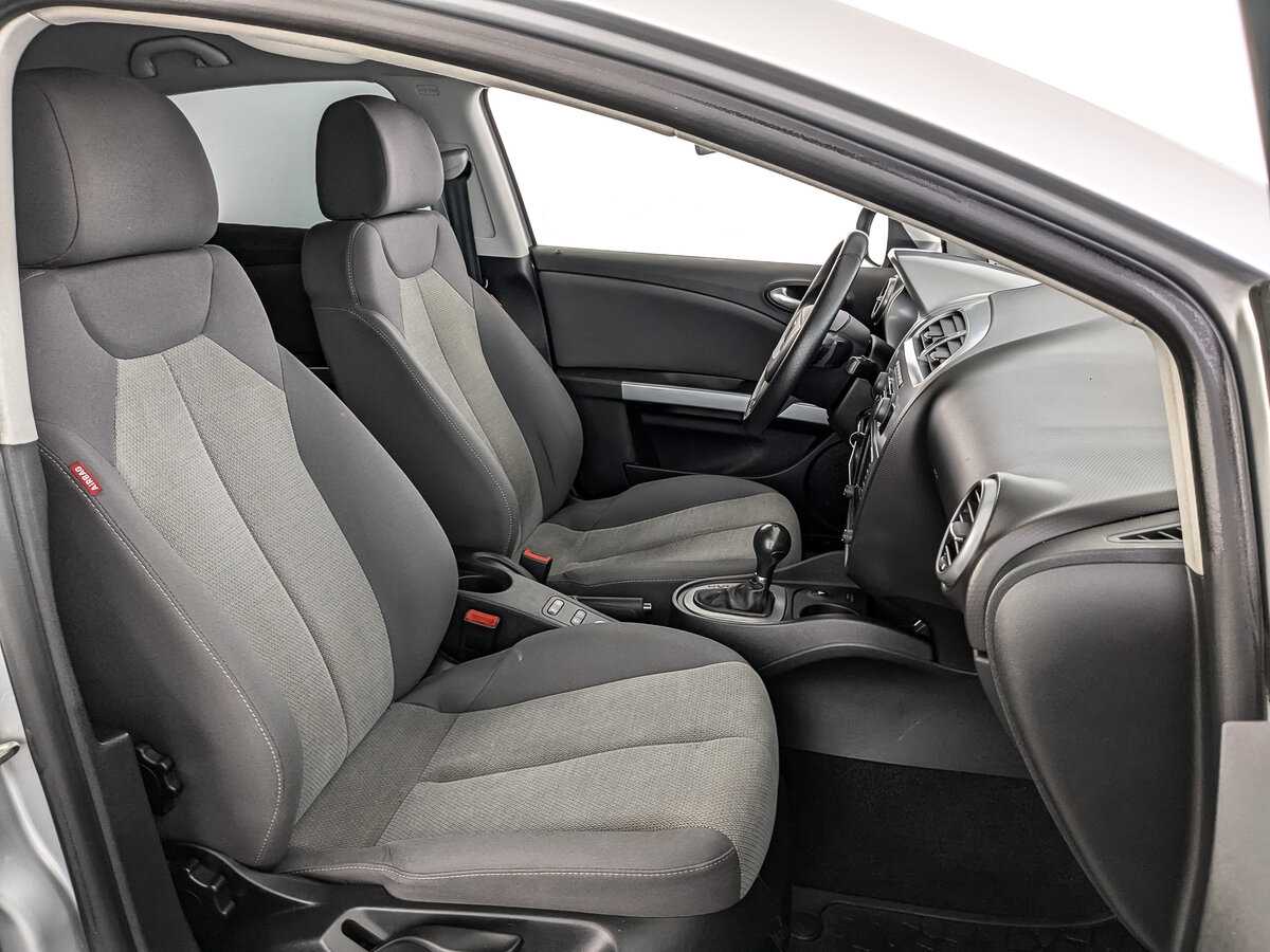 SEAT Leon с пробегом — 2012 год. Фото: #19