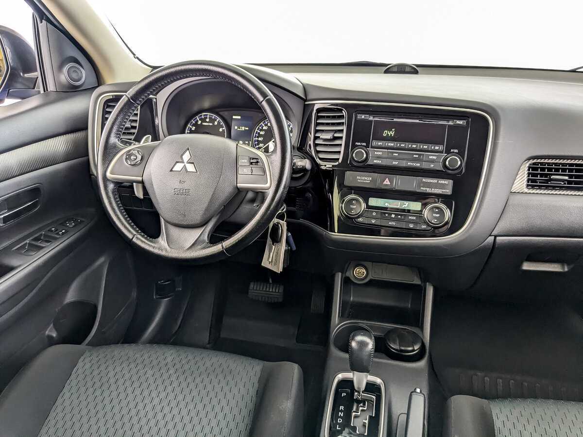 Mitsubishi Outlander с пробегом — 2014 год. Фото: #20