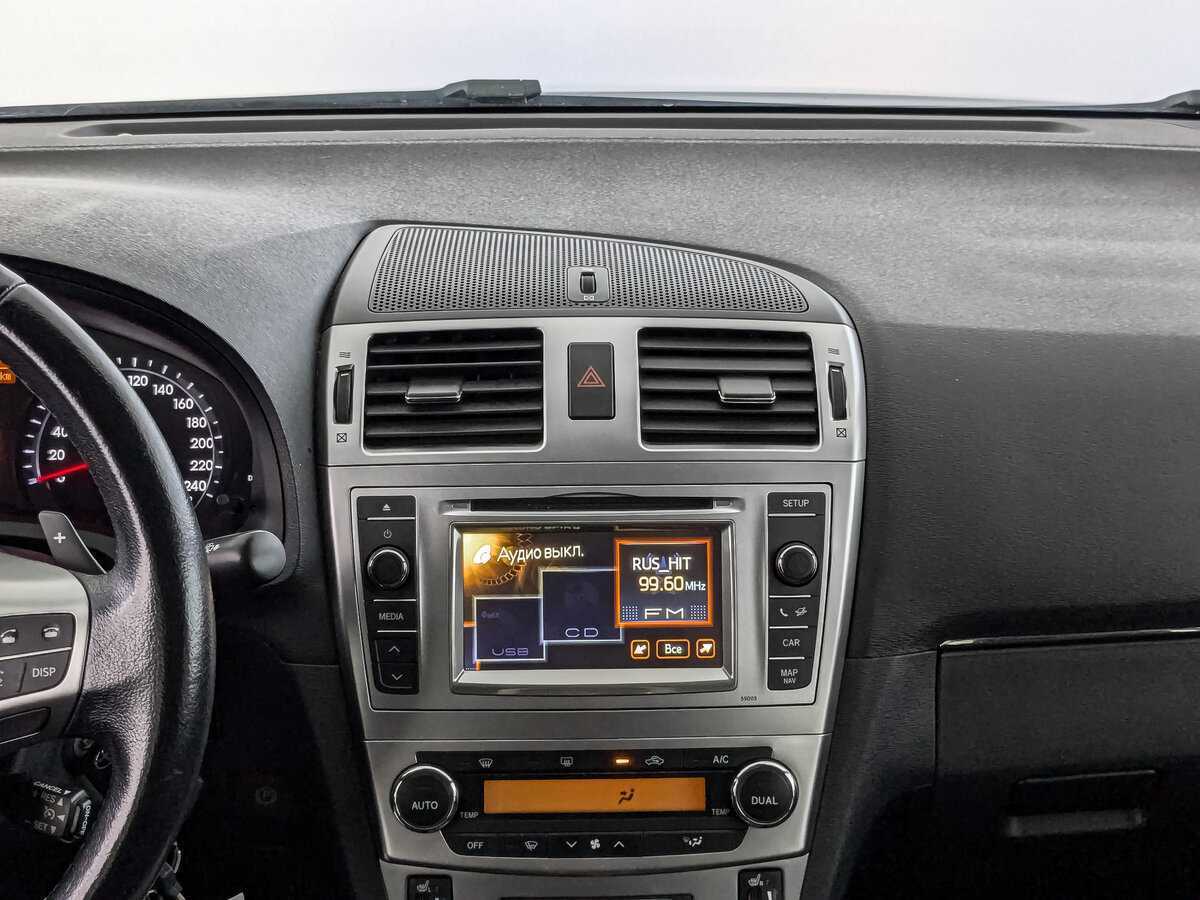 Toyota Avensis с пробегом — 2012 год. Фото: #12