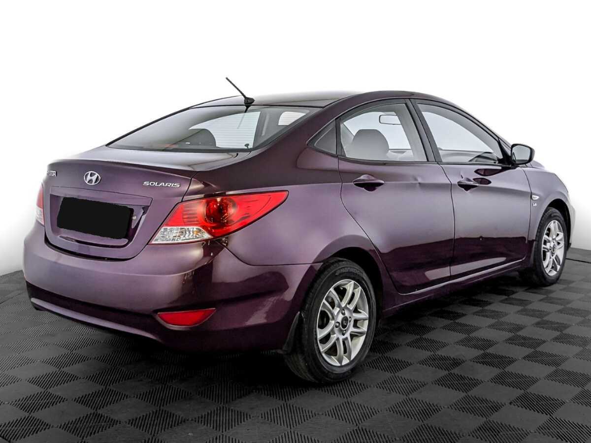 Hyundai Solaris с пробегом — 2012 год. Фото: #4