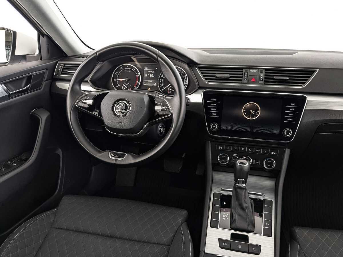 Skoda Superb с пробегом — 2021 год. Фото: #16