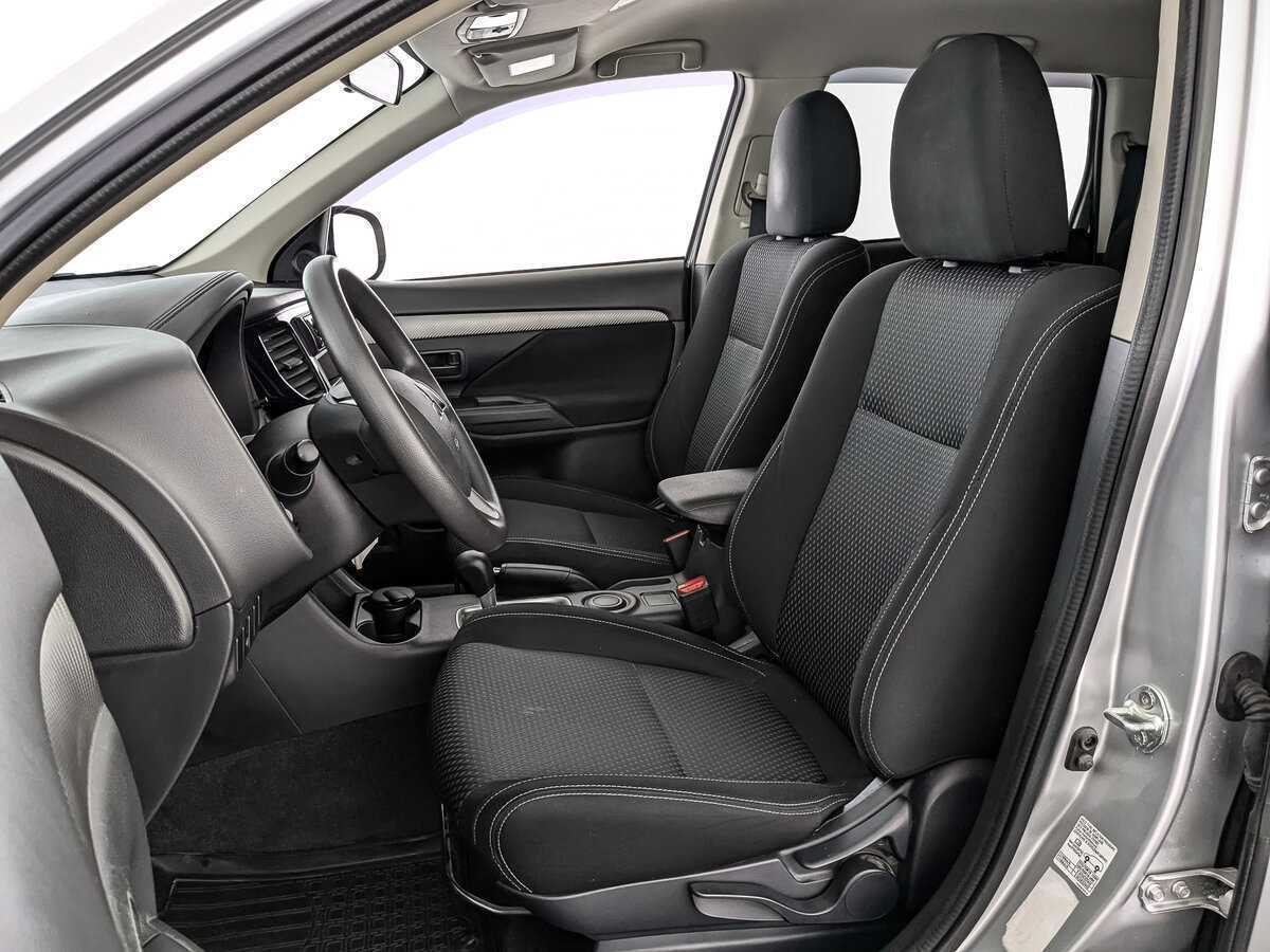 Mitsubishi Outlander с пробегом — 2015 год. Фото: #15