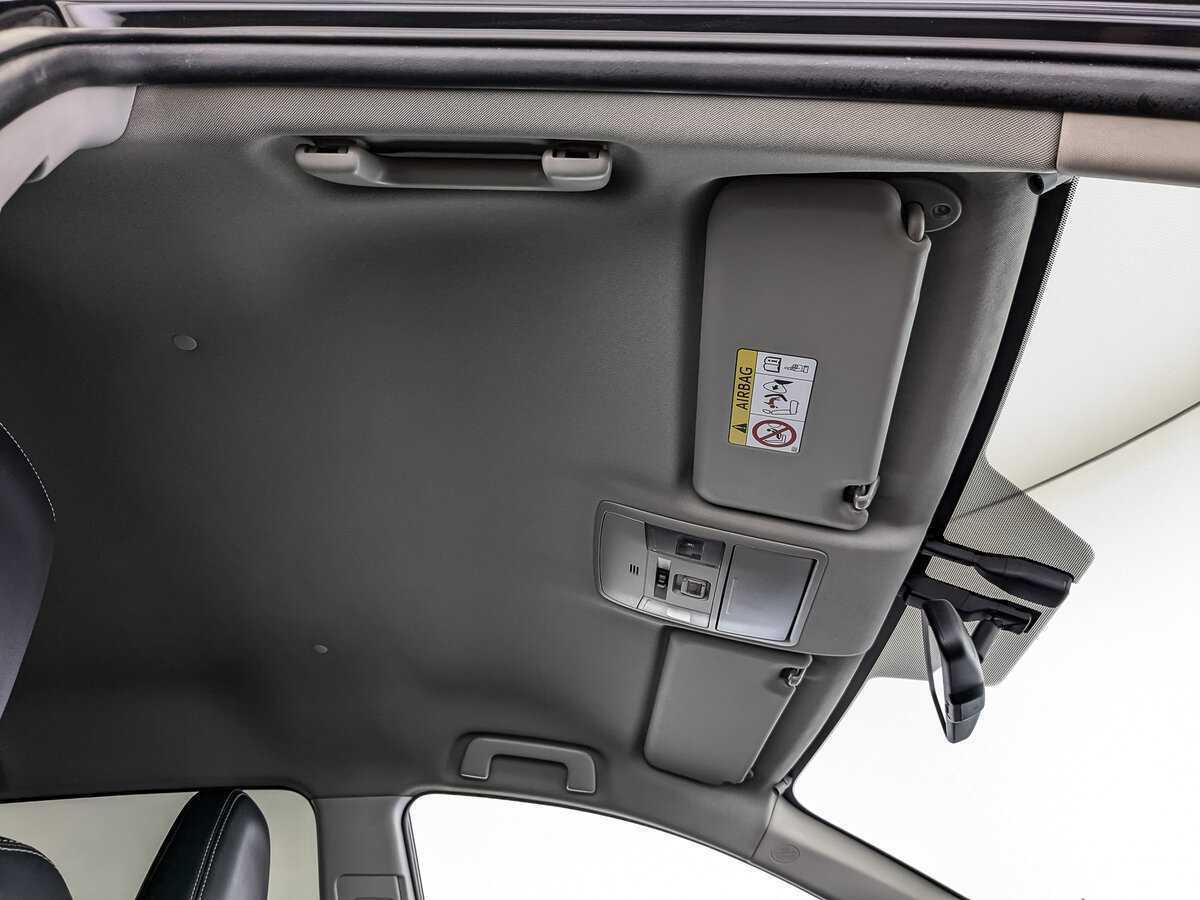 Toyota RAV4 с пробегом — 2017 год. Фото: #18