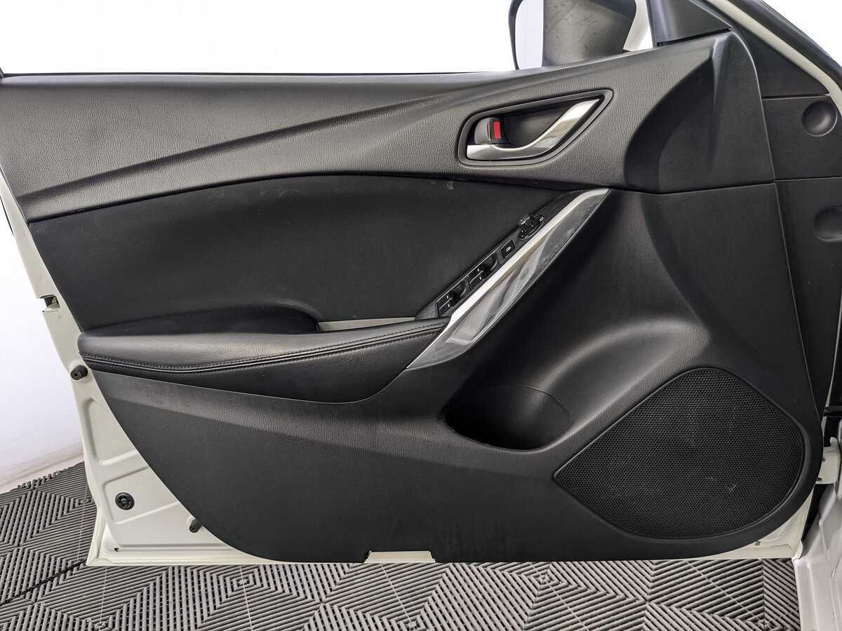 Mazda 6 с пробегом — 2014 год. Фото: #13