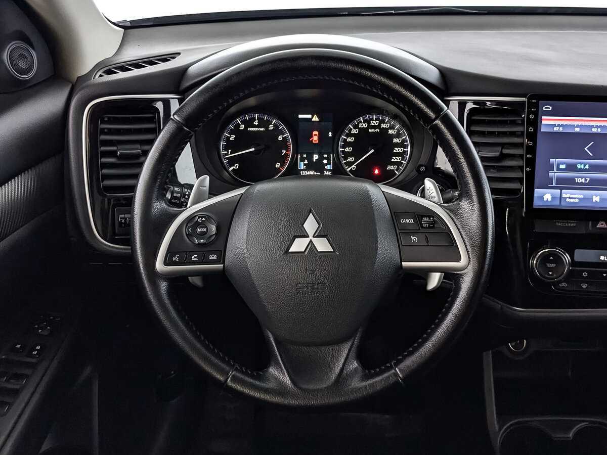 Mitsubishi Outlander с пробегом — 2012 год. Фото: #16