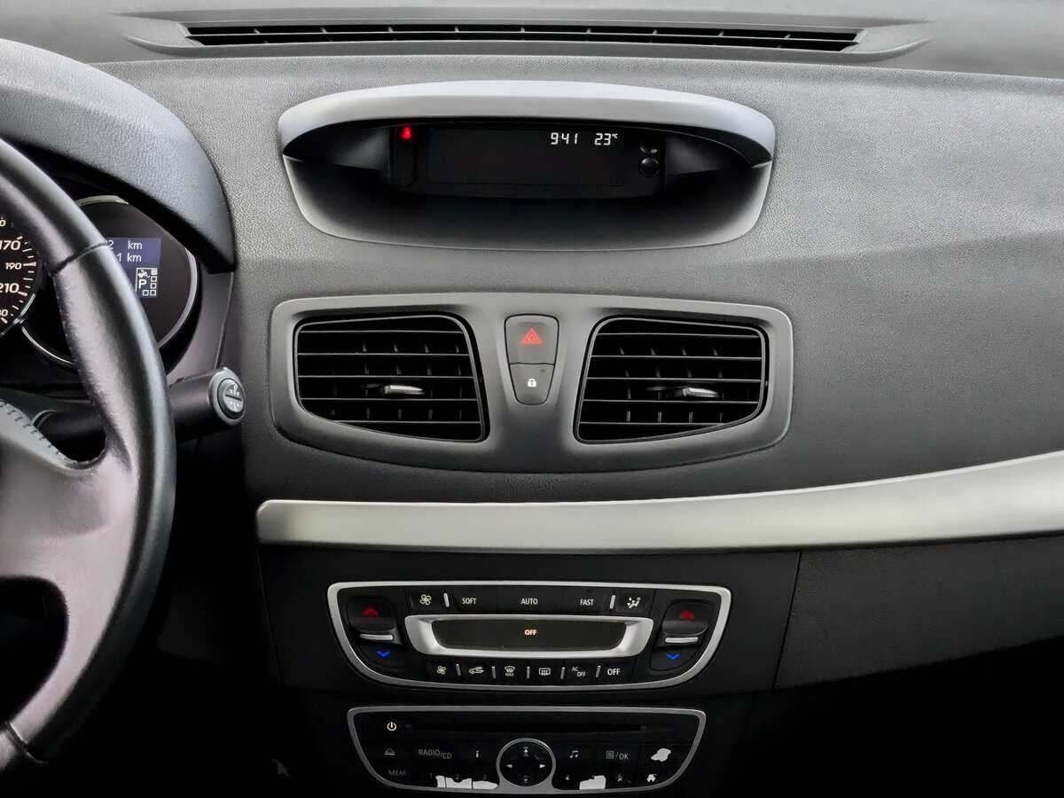 Renault Fluence с пробегом — 2012 год. Фото: #12