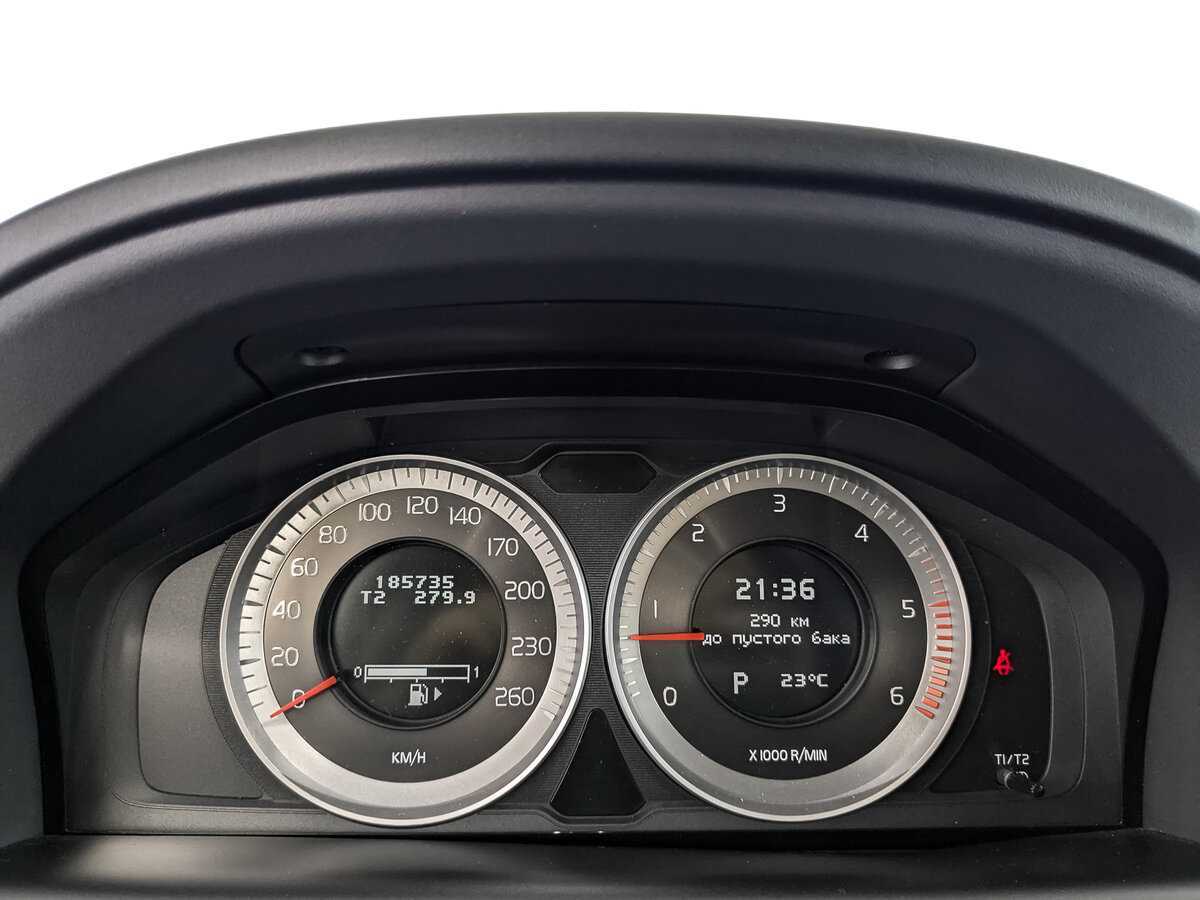 Volvo XC60 с пробегом — 2012 год. Фото: #11