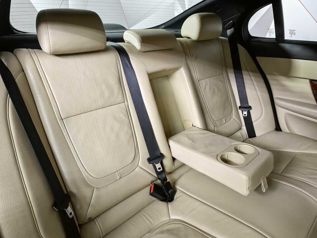 Jaguar XF с пробегом — 2013 год. Фото: #12