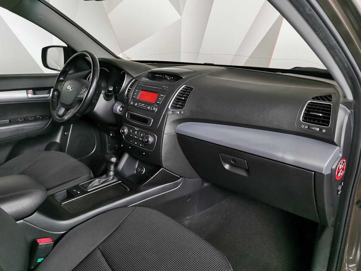 Kia Sorento с пробегом — 2014 год. Фото: #8
