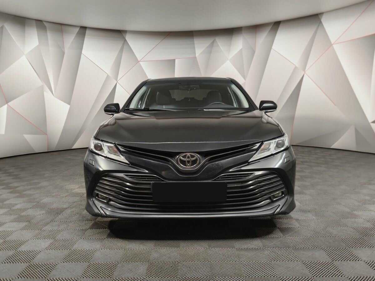 Toyota Camry с пробегом — 2019 год. Фото: #6