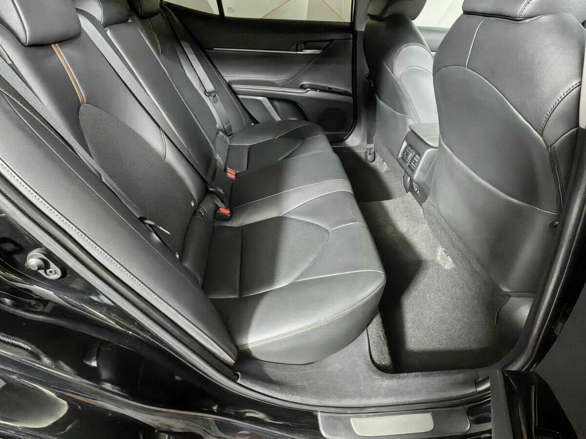 Toyota Camry с пробегом — 2019 год. Фото: #11