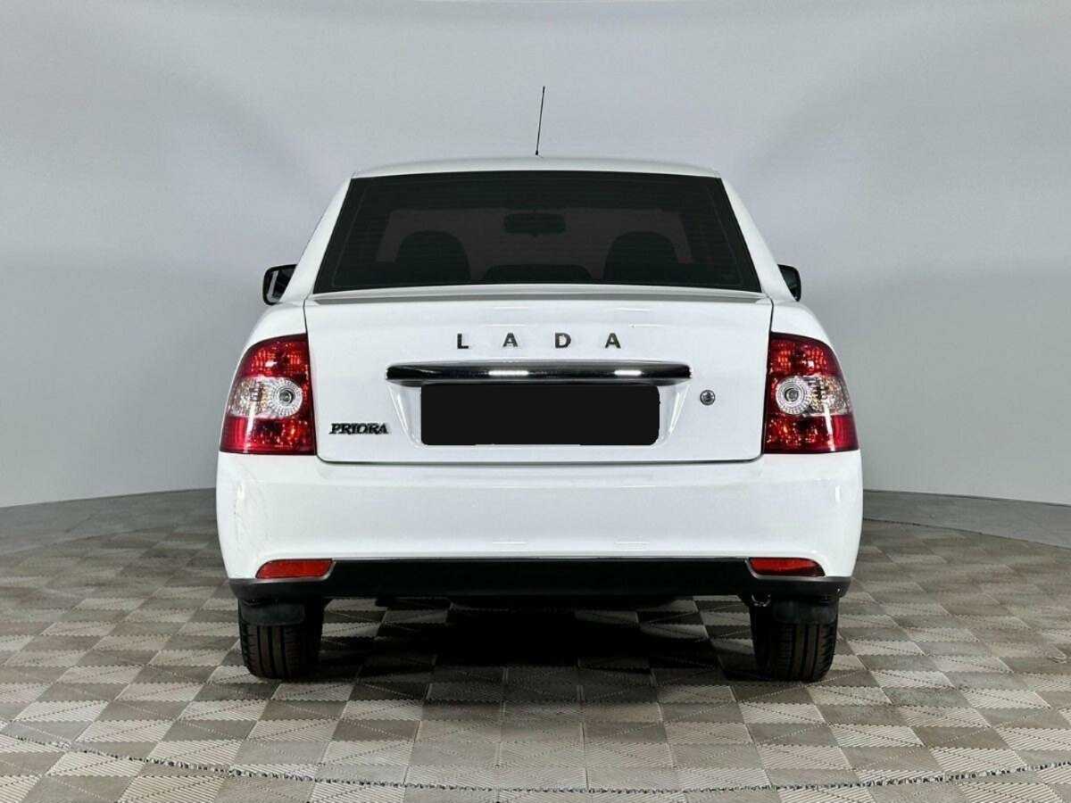 Lada (ВАЗ) Priora с пробегом — 2017 год. Фото: #3