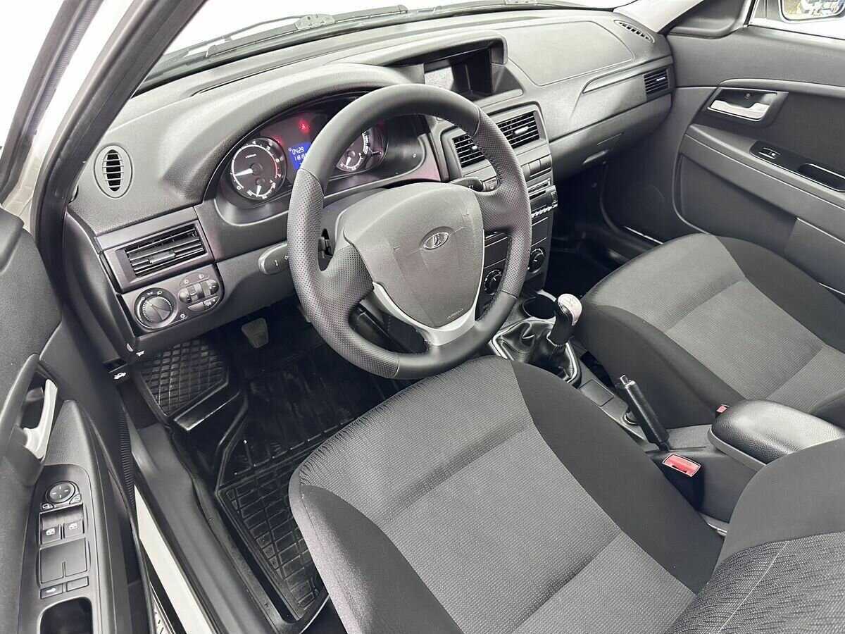 Lada (ВАЗ) Priora с пробегом — 2017 год. Фото: #6