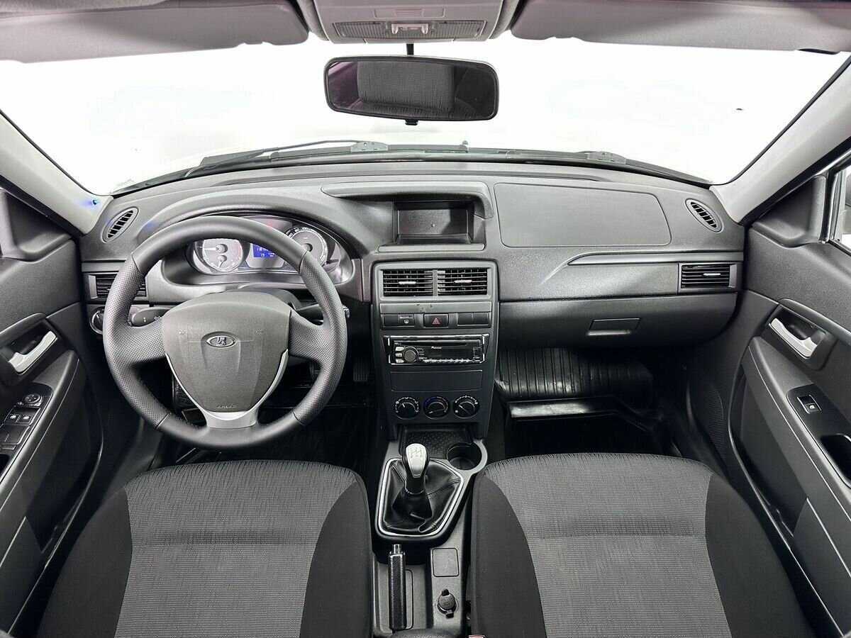 Lada (ВАЗ) Priora с пробегом — 2017 год. Фото: #8