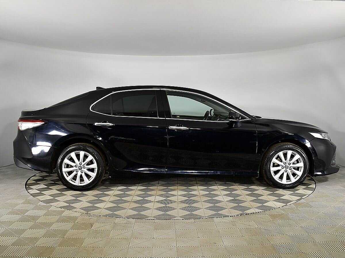 Toyota Camry с пробегом — 2019 год. Фото: #4