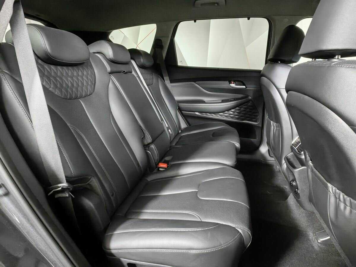 Hyundai Santa Fe с пробегом — 2018 год. Фото: #11