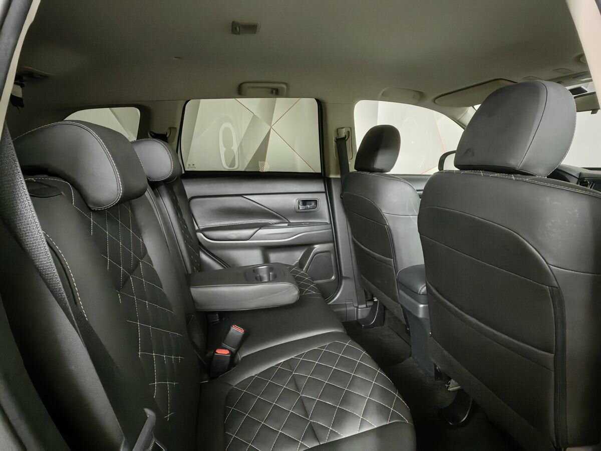 Mitsubishi Outlander с пробегом — 2022 год. Фото: #7