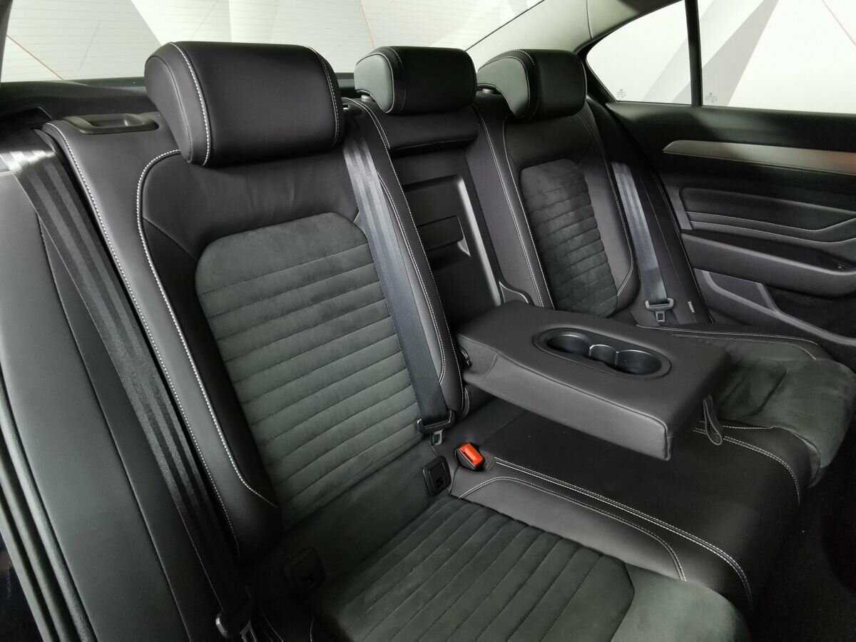 Volkswagen Passat с пробегом — 2021 год. Фото: #11