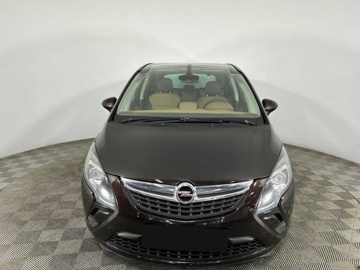 Opel Zafira с пробегом — 2013 год. Фото: #1