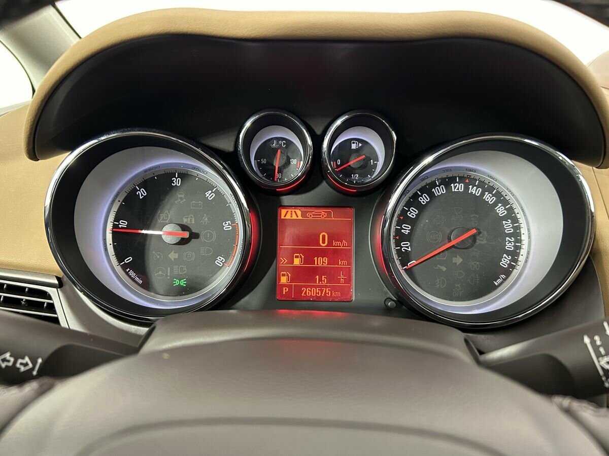 Opel Zafira с пробегом — 2013 год. Фото: #10