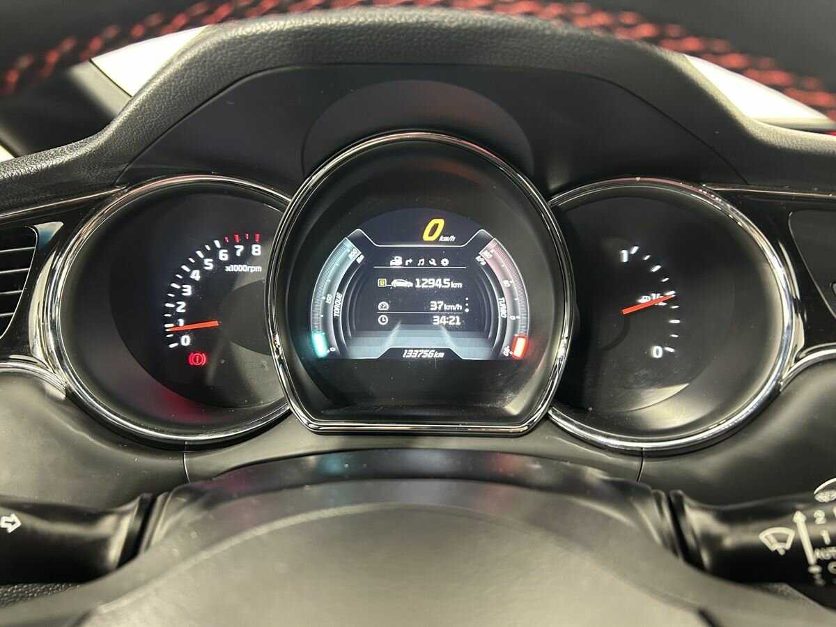 Kia Ceed GT с пробегом — 2017 год. Фото: #10