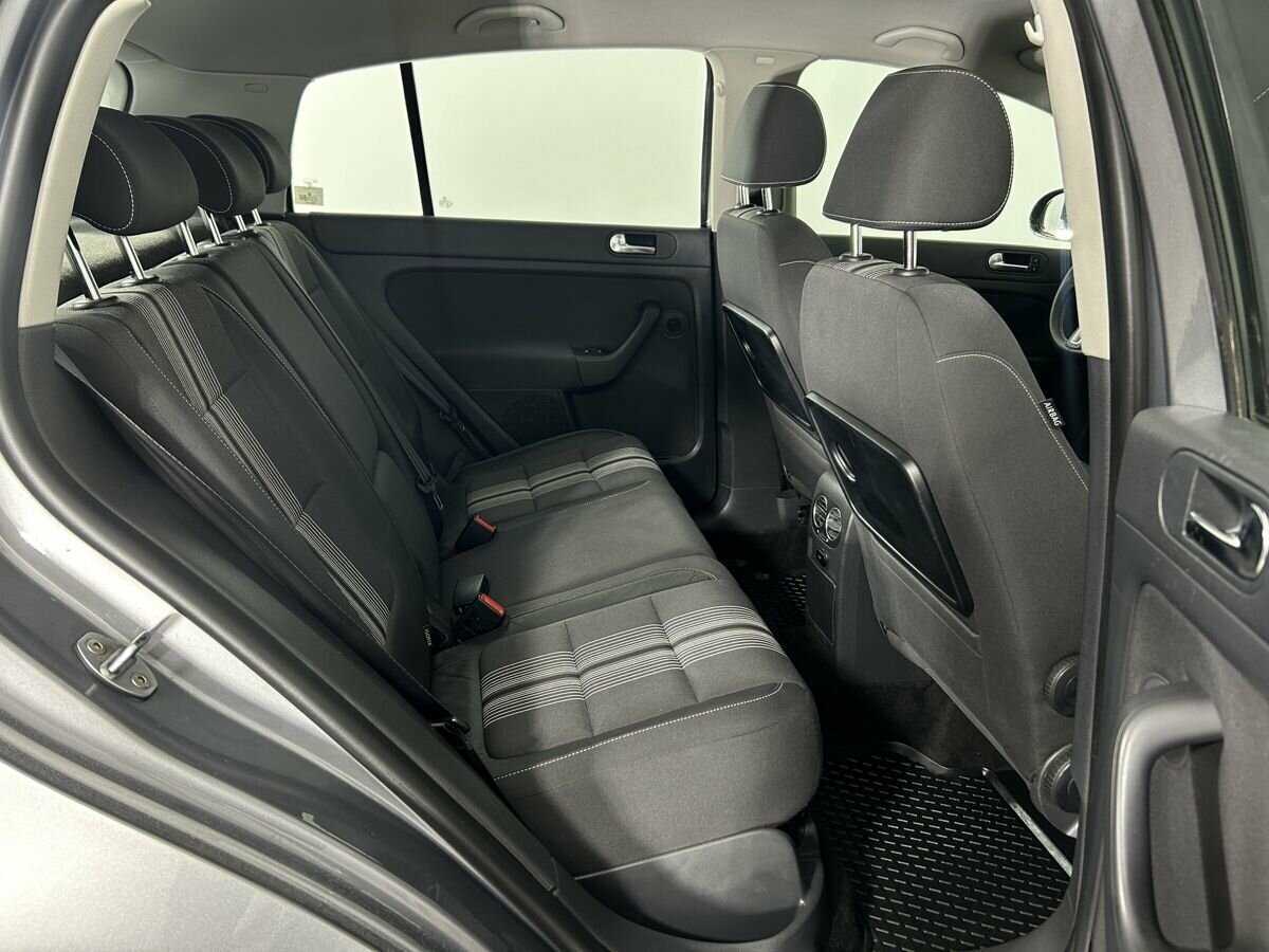 Volkswagen Golf Plus с пробегом — 2012 год. Фото: #14