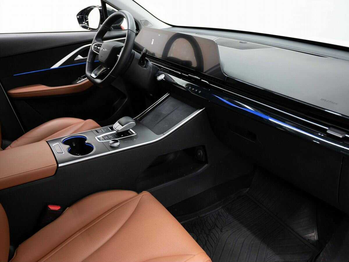 OMODA C5 с пробегом — 2022 год. Фото: #10