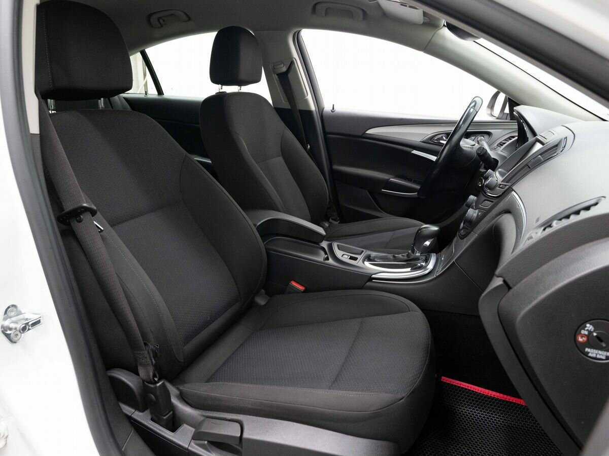 Opel Insignia с пробегом — 2014 год. Фото: #11