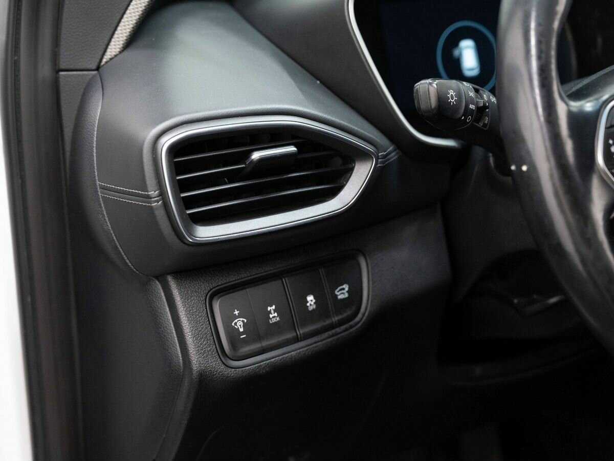 Hyundai Santa Fe с пробегом — 2019 год. Фото: #18