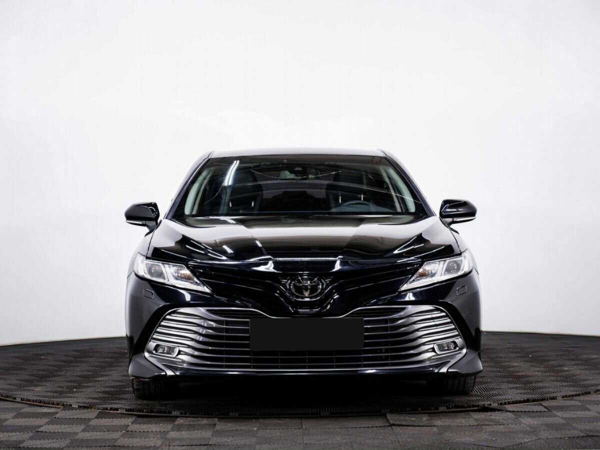 Toyota Camry с пробегом — 2019 год. Фото: #1