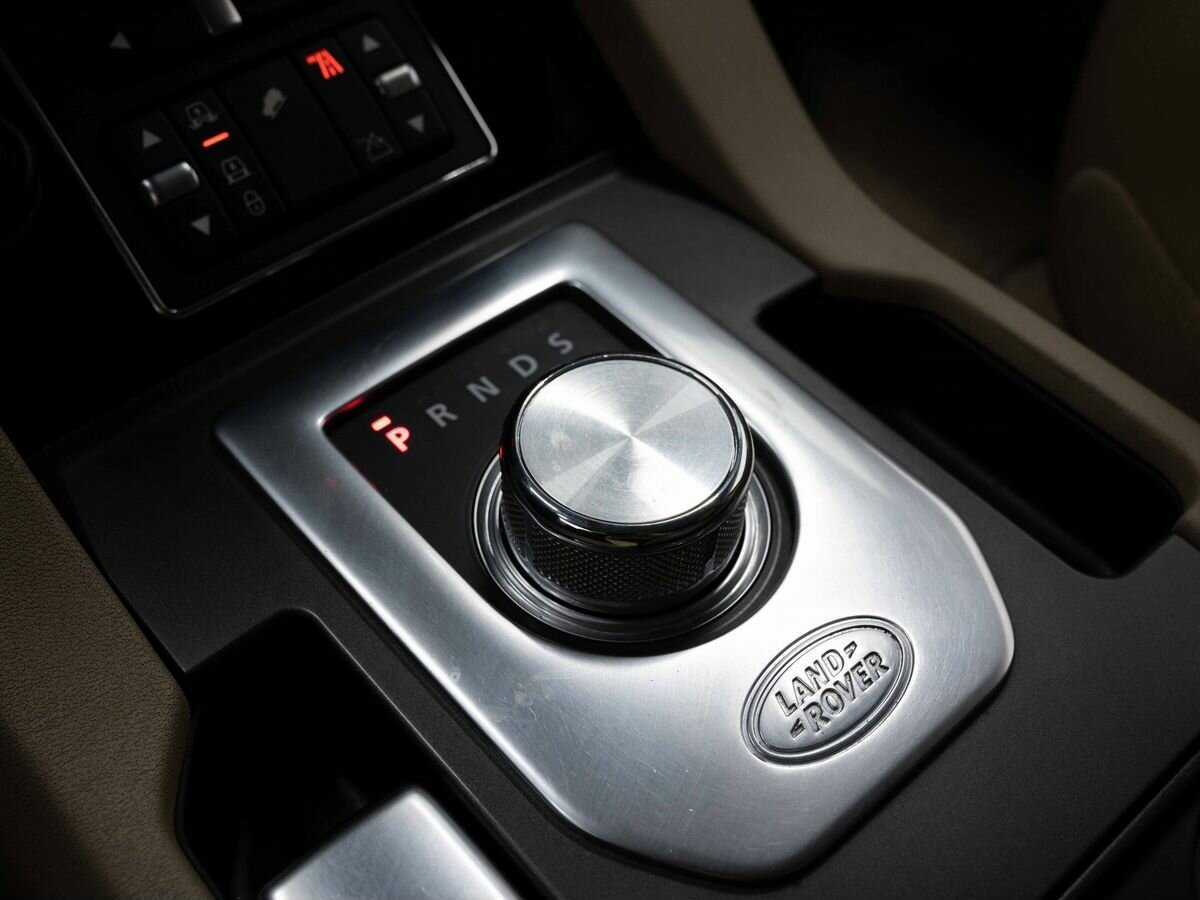 Land Rover Discovery с пробегом — 2014 год. Фото: #19