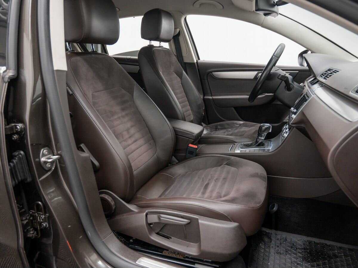 Volkswagen Passat с пробегом — 2012 год. Фото: #8