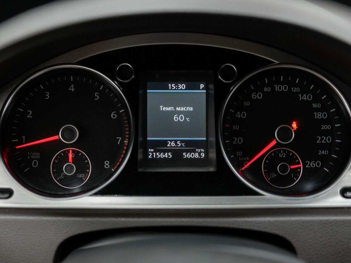 Volkswagen Passat с пробегом — 2012 год. Фото: #20