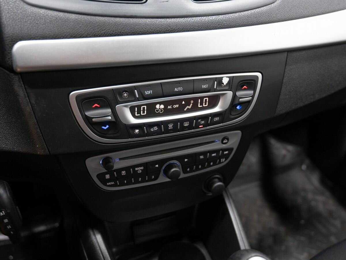 Renault Fluence с пробегом — 2013 год. Фото: #17