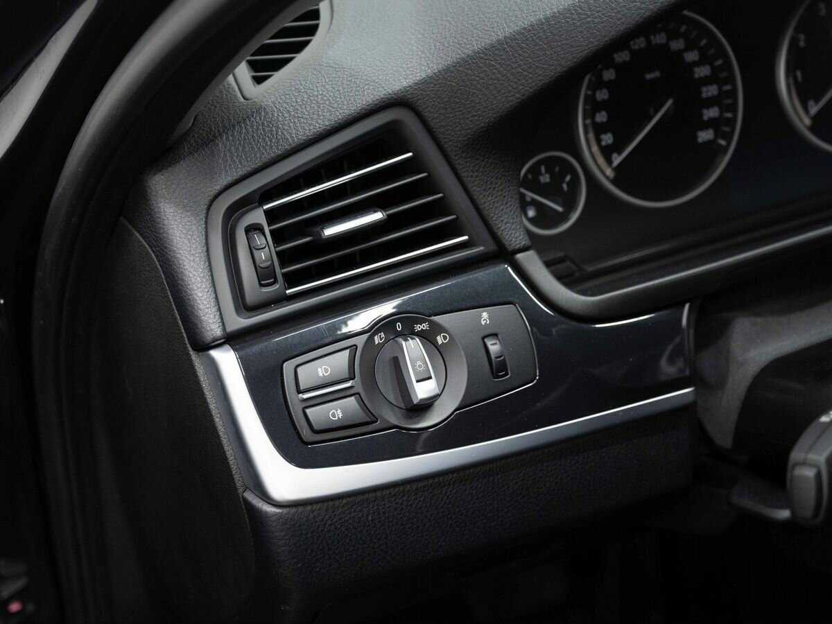 BMW 5 серии с пробегом — 2012 год. Фото: #22