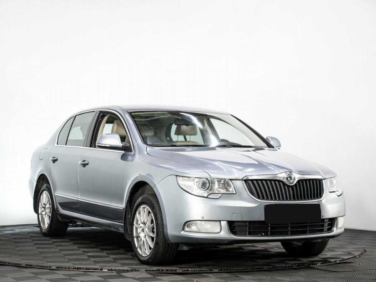 Skoda Superb с пробегом — 2012 год. Фото: #2