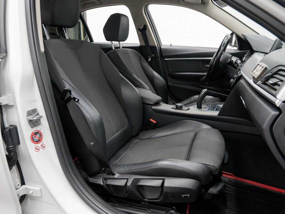 BMW 3 серии с пробегом — 2017 год. Фото: #7