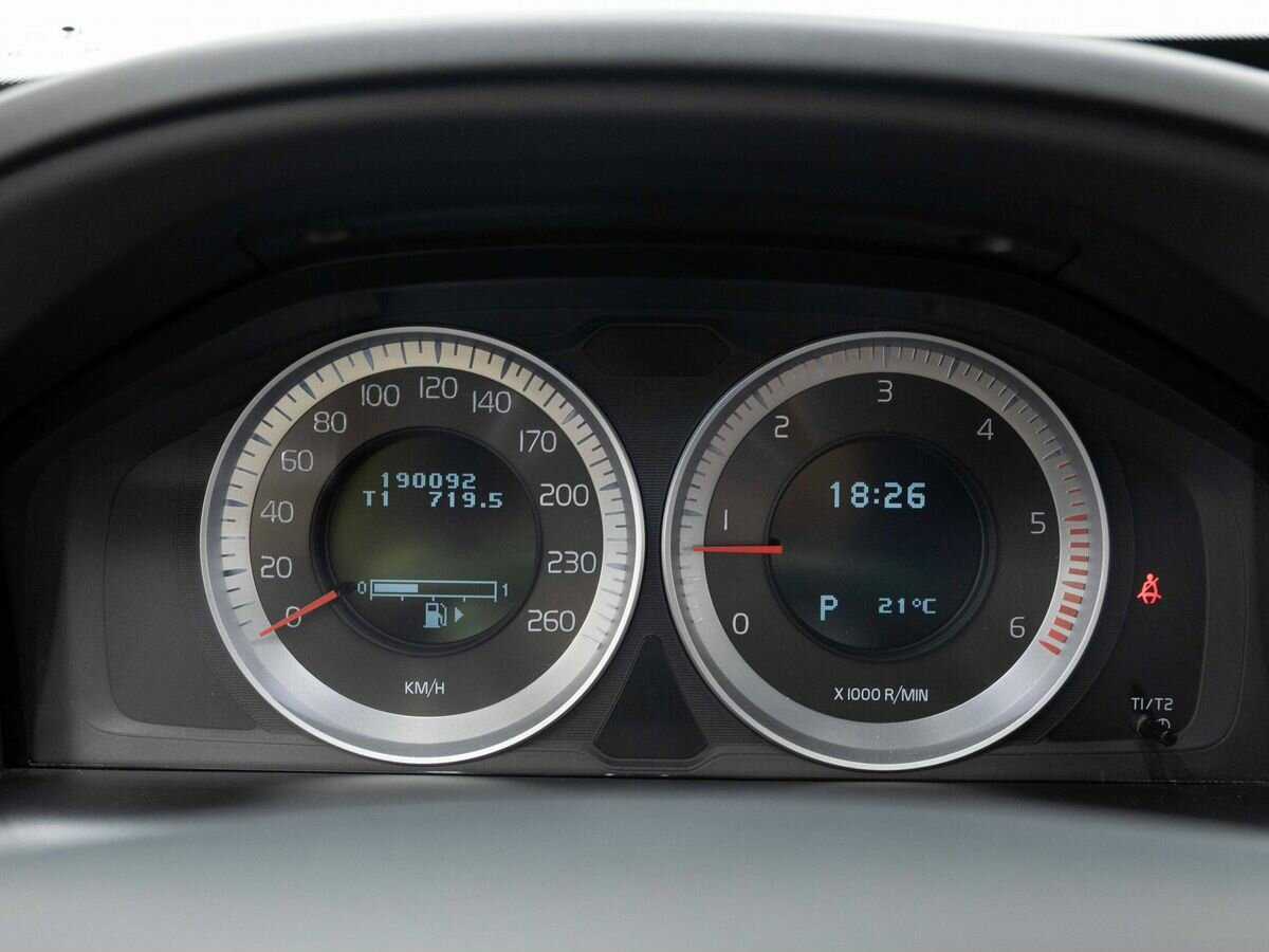 Volvo XC60 с пробегом — 2013 год. Фото: #18