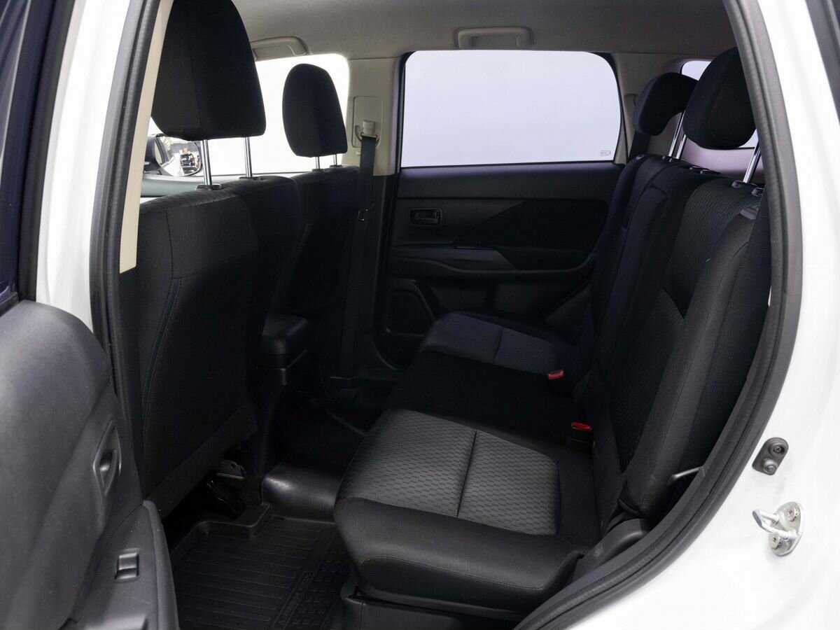 Mitsubishi Outlander с пробегом — 2014 год. Фото: #8