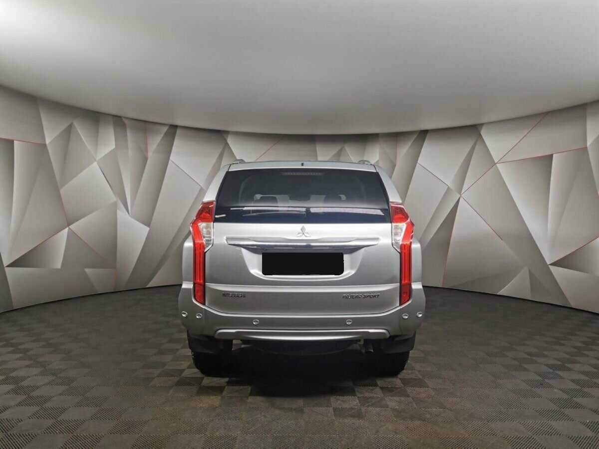 Mitsubishi Pajero Sport с пробегом — 2017 год. Фото: #7