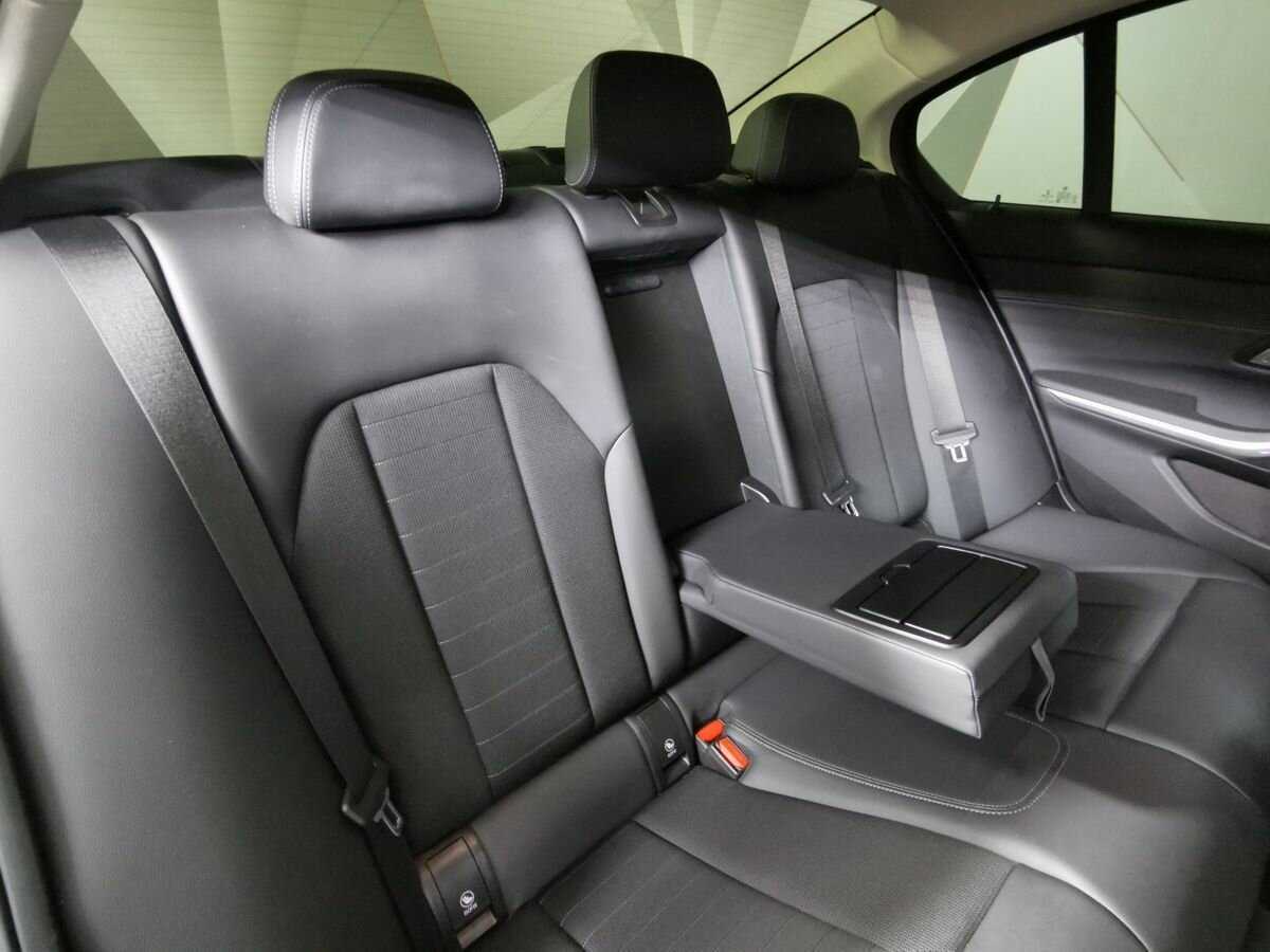 BMW 3 серии с пробегом — 2020 год. Фото: #12