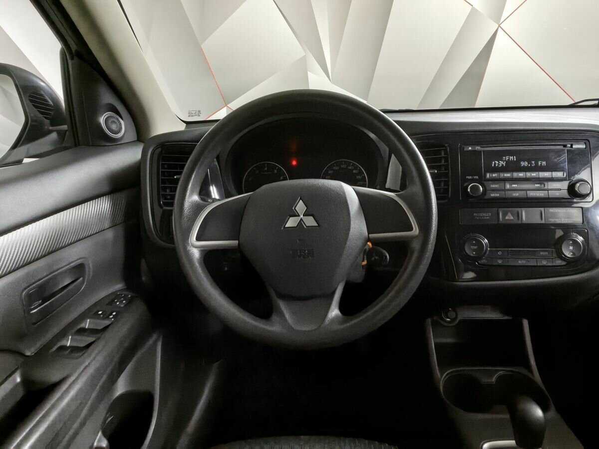 Mitsubishi Outlander с пробегом — 2012 год. Фото: #14