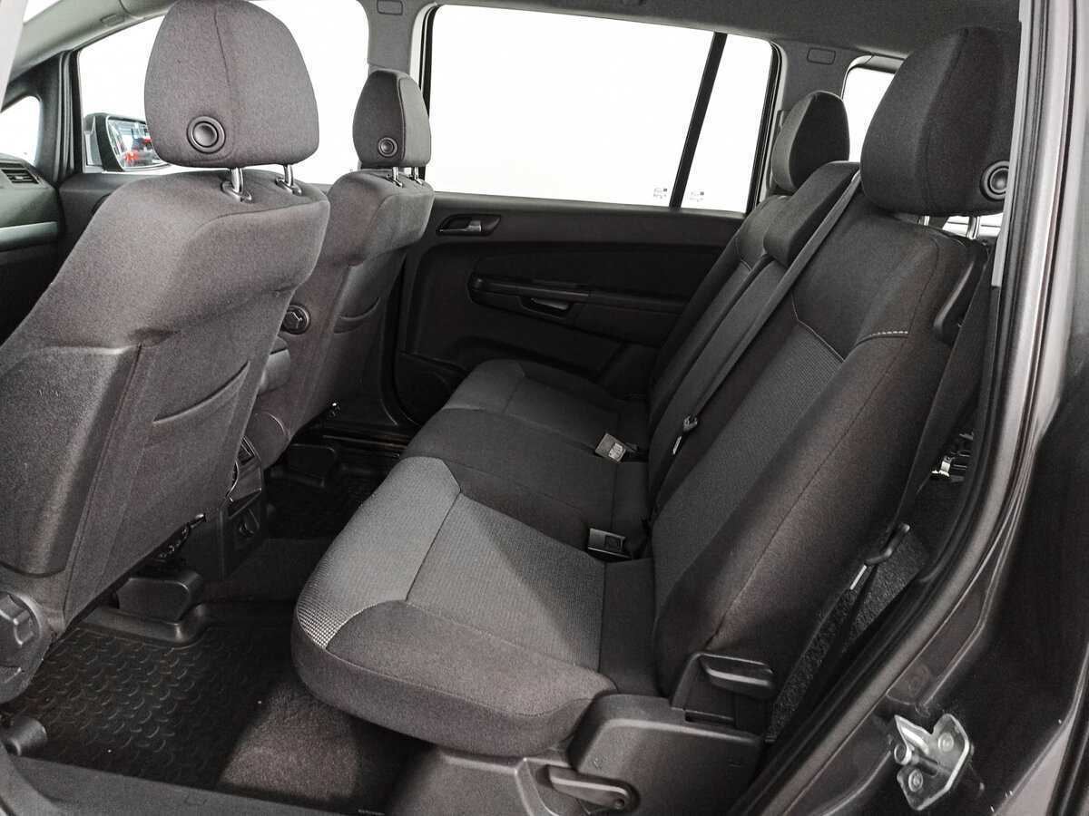 Opel Zafira с пробегом — 2012 год. Фото: #9