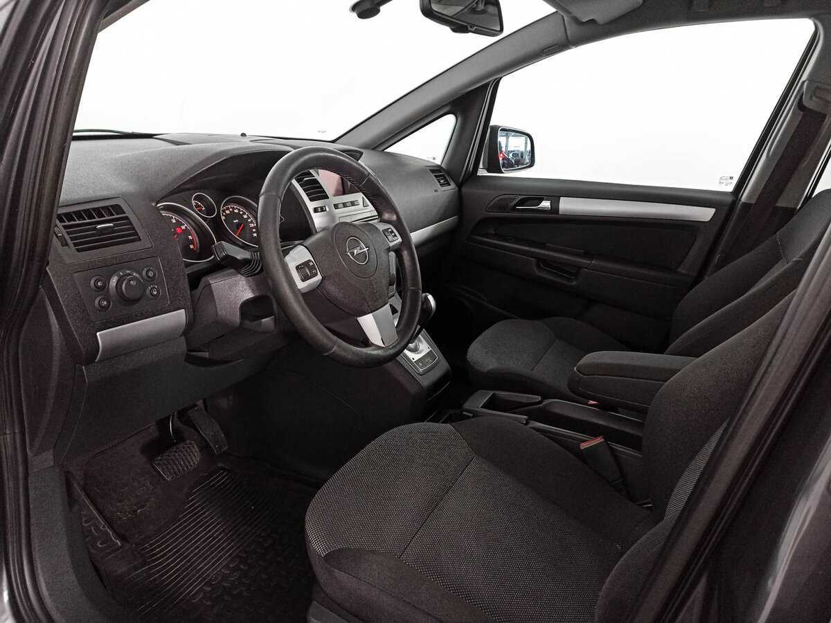 Opel Zafira с пробегом — 2012 год. Фото: #13