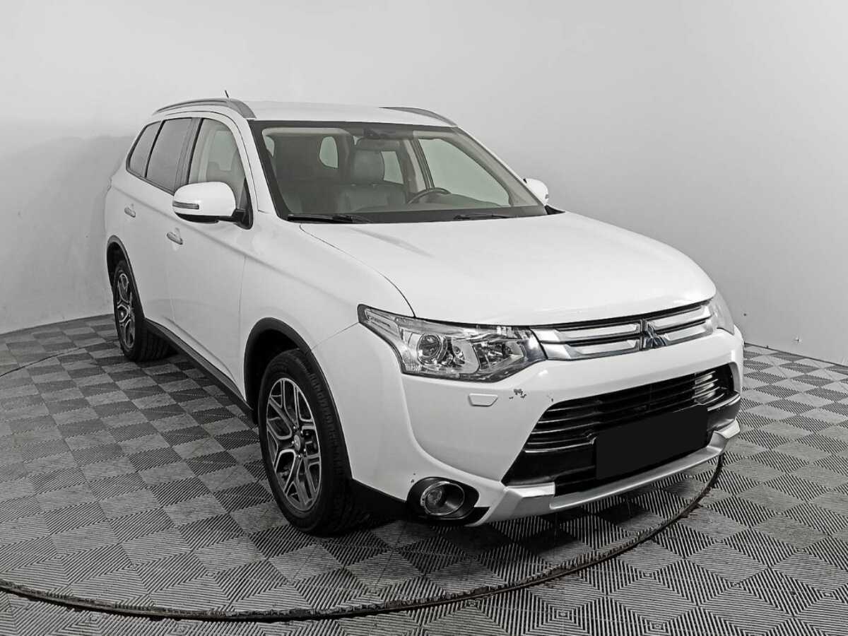 Mitsubishi Outlander с пробегом — 2014 год. Фото: #2