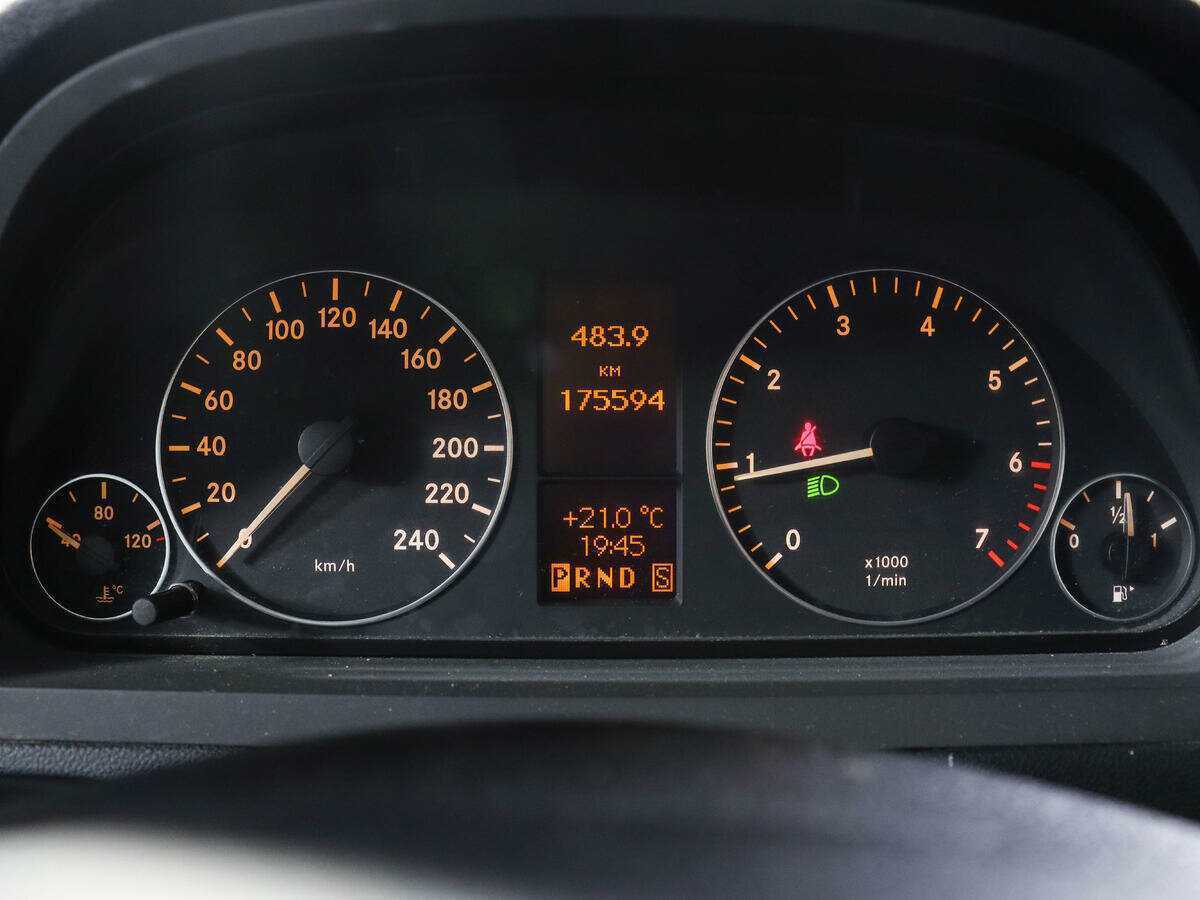 Mercedes-Benz A-Класс с пробегом — 2012 год. Фото: #9