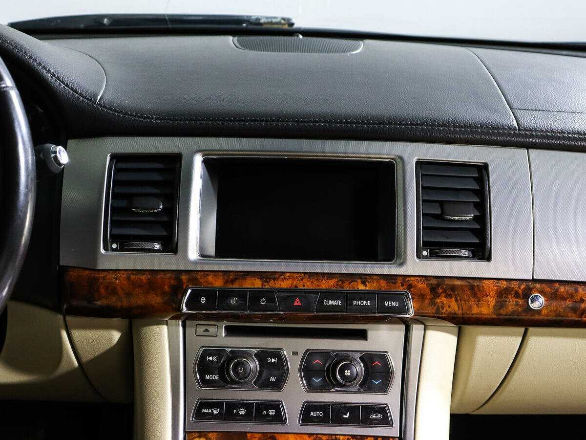 Jaguar XF с пробегом — 2013 год. Фото: #12